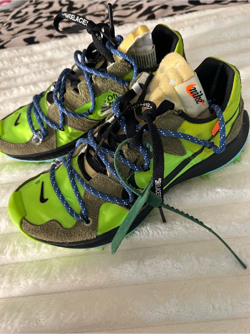 Off-White Women's Neon Green Black Sneakers